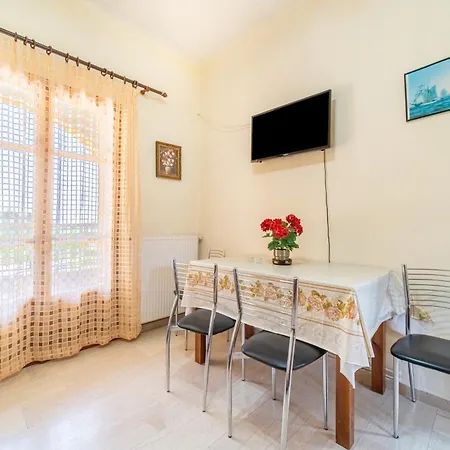 Mercury 3 Apartment