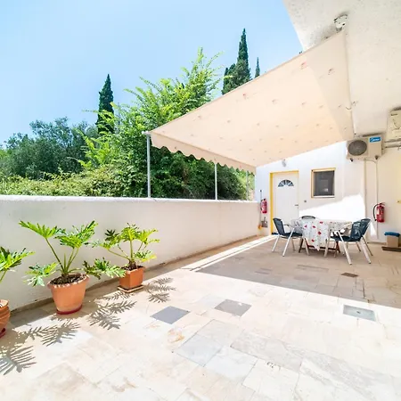 Mercury 3 Apartament Peroulades (Corfu)